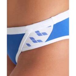 Arena Icons Cross Back Solid Bikini Dames - Royal-White -Sportserie Winkel arena icons cross back solid women bikini royal white 11 1252078