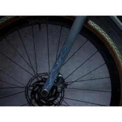 DYEDBRO Lightning Gravel Beschermfolie Voor Het Frame - Blue Matte 9 DYEDBRO Lightning Gravel Beschermfolie Voor Het Frame - Blue Matte -Sportserie Winkel dyedbro lightning gravel frame protection kit blue matte 4 1494143