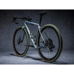 DYEDBRO Lightning Gravel Beschermfolie Voor Het Frame - Blue Matte 11 DYEDBRO Lightning Gravel Beschermfolie Voor Het Frame - Blue Matte -Sportserie Winkel dyedbro lightning gravel frame protection kit blue matte 6 1494145