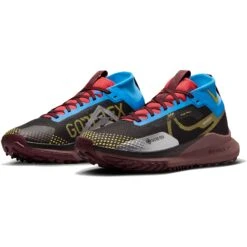 Nike React Pegasus Trail 4 GORE-TEX Trailrunning Schoenen Dames - Black/vivid Sulfur-lite Photo Blue DJ7929-003 -Sportserie Winkel nike react pegasus trail 4 gore tex womens waterproof trail running shoes black vivid sulfur lite photo blue dj7929 003 5 1518659