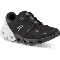 On Running On Cloudflyer 4 Dames Hardloopschoenen - Black & White 11 On Running On Cloudflyer 4 Dames Hardloopschoenen - Black & White -Sportserie Winkel on cloudflyer 4 women running shoe black white 6 1324030